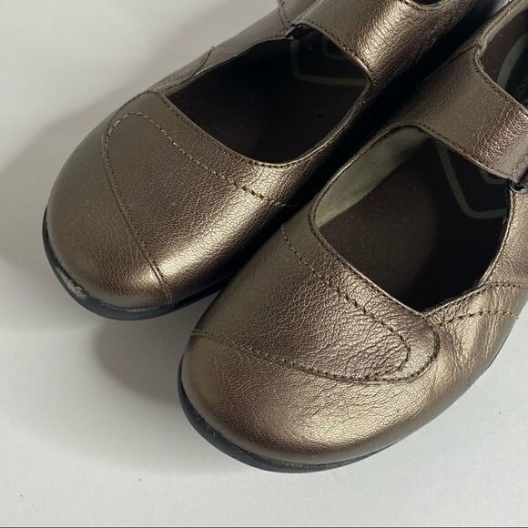 Clarks | In Motion  - Picture 7 of 8